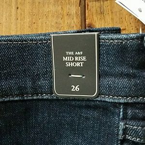 NWT Abercrombie and Fitch Mid Rise Shorts